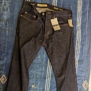 NWT Dark blue gap jeans. Skinny. 29x30